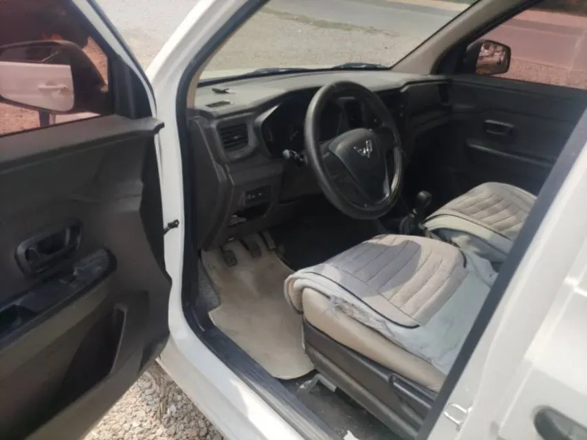 2019 WuLing HongGuang V 1.5L 99HP L4 6MT,autocango,china used car exporter,china ev exporter,chinese used car exporter,chinese used ev exporter