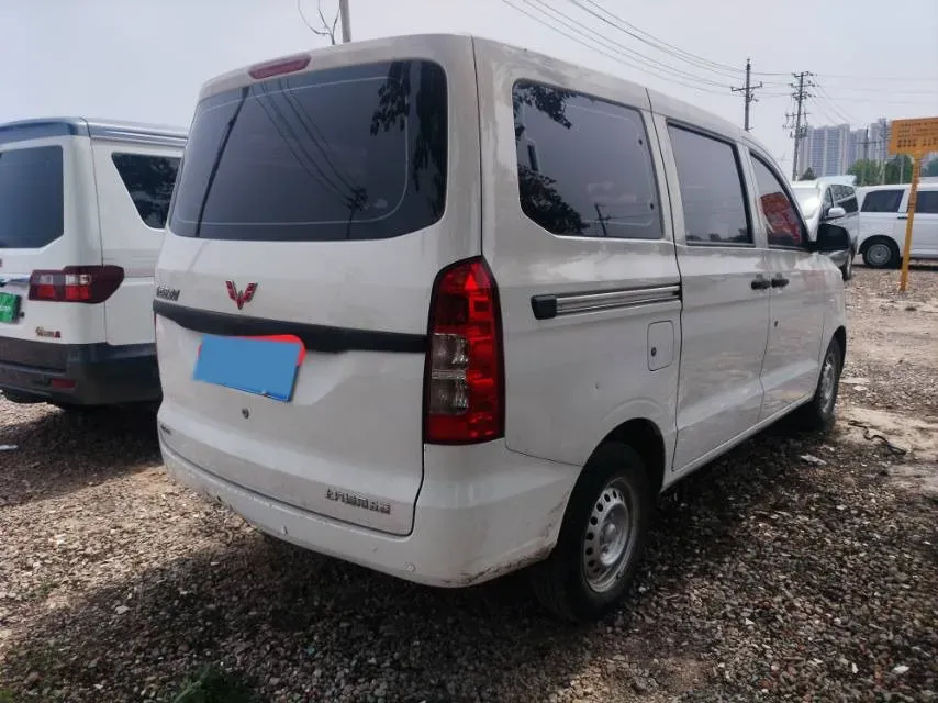 2019 WuLing HongGuang V 1.5L 99HP L4 6MT,autocango,china used car exporter,china ev exporter,chinese used car exporter,chinese used ev exporter