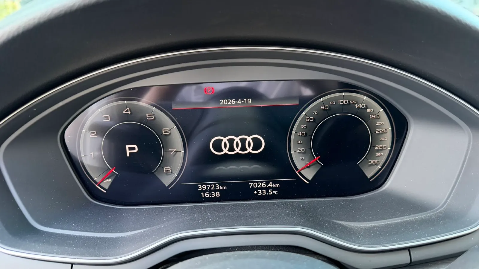 2023 Audi A4L 2.0T 190HP L4 7DCT,autocango,china used car exporter,china ev exporter,chinese used car exporter,chinese used ev exporter