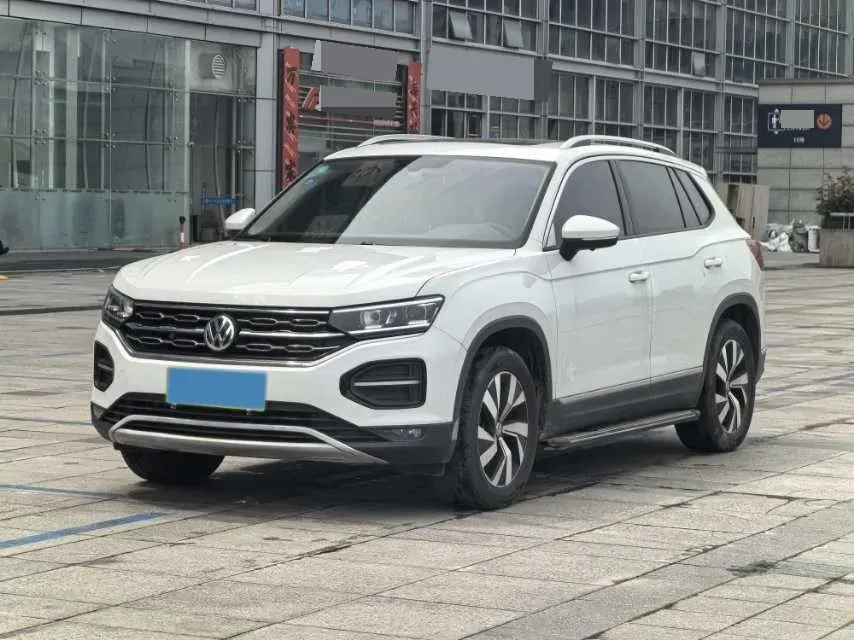 2019 Jeep Cherokee 2.0T 234HP L4 9AT,autocango,china used car exporter,china ev exporter,chinese used car exporter,chinese used ev exporter