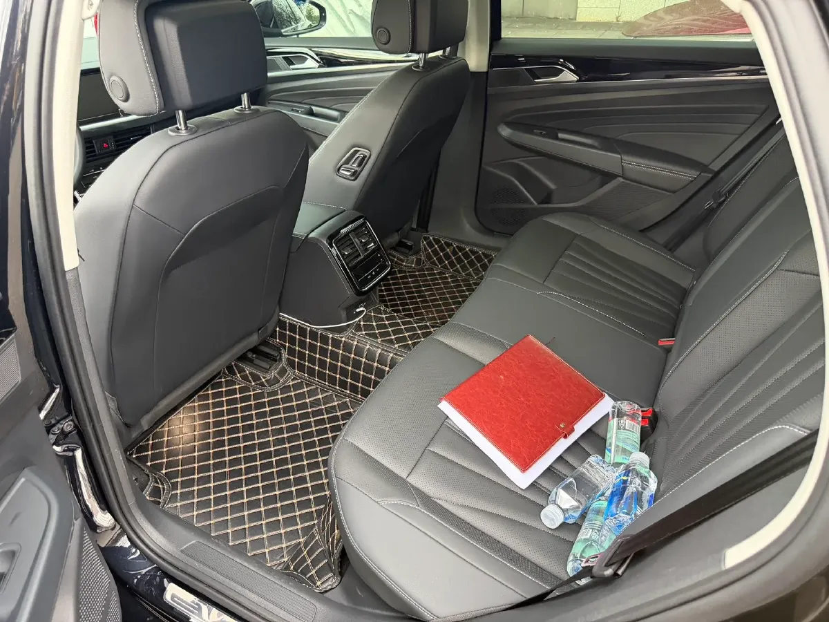 2025 Volkswagen Passat 2.0T 220HP L4 7DCT,autocango,china used car exporter,china ev exporter,chinese used car exporter,chinese used ev exporter