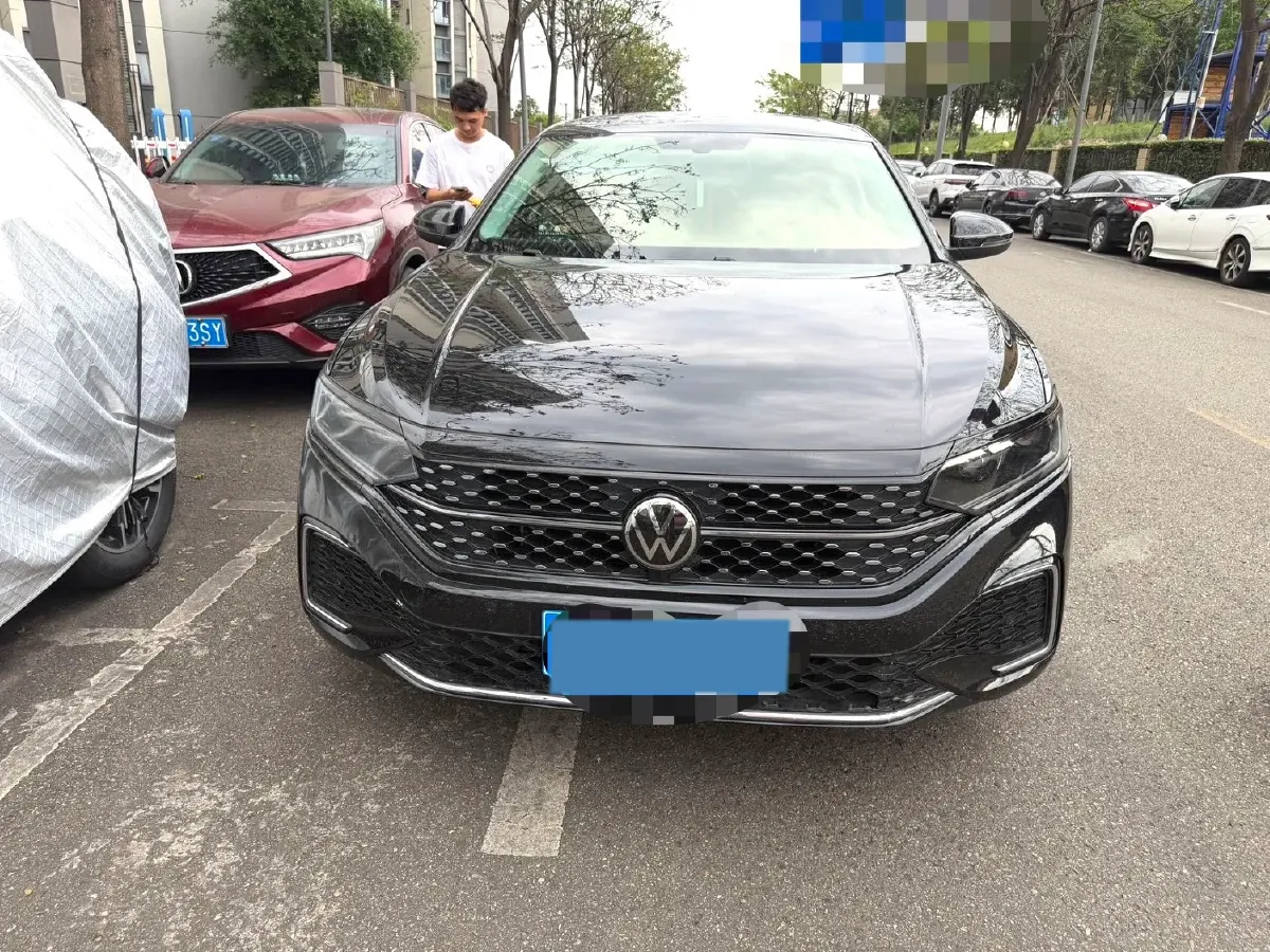 2025 Volkswagen Passat 2.0T 220HP L4 7DCT,autocango,china used car exporter,china ev exporter,chinese used car exporter,chinese used ev exporter