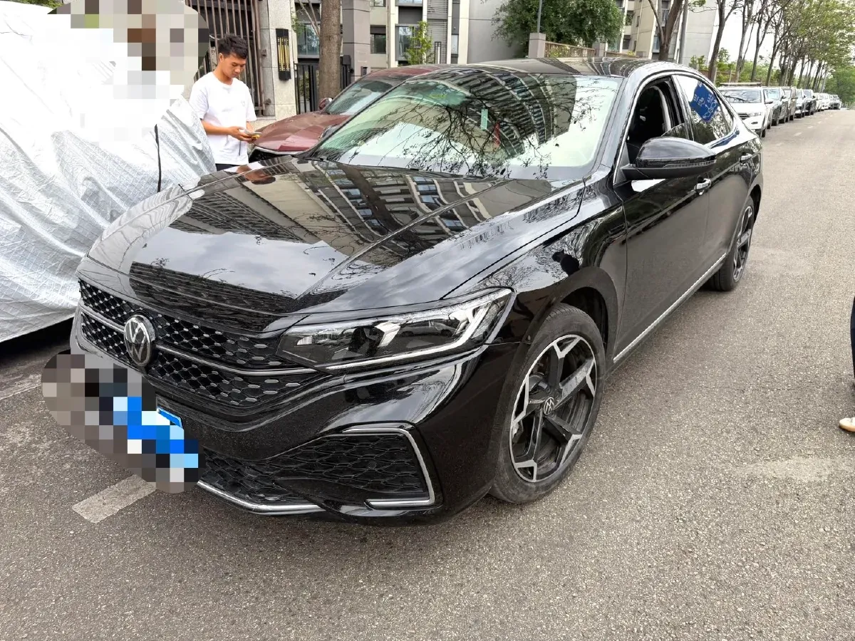 2025 Volkswagen Passat 2.0T 220HP L4 7DCT,autocango,china used car exporter,china ev exporter,chinese used car exporter,chinese used ev exporter