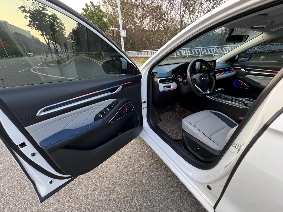 2022 Geely Emgrand 1.5L 114HP L4 CVT,autocango,china used car exporter,china ev exporter,chinese used car exporter,chinese used ev exporter