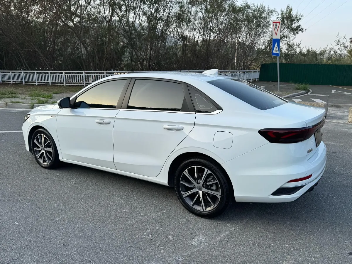 2022 Geely Emgrand 1.5L 114HP L4 CVT,autocango,china used car exporter,china ev exporter,chinese used car exporter,chinese used ev exporter