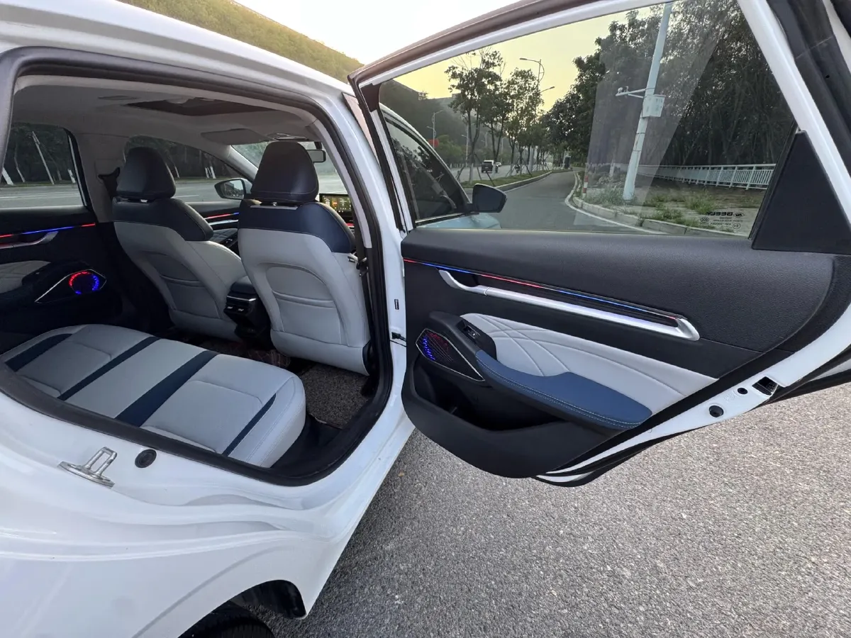2022 Geely Emgrand 1.5L 114HP L4 CVT,autocango,china used car exporter,china ev exporter,chinese used car exporter,chinese used ev exporter