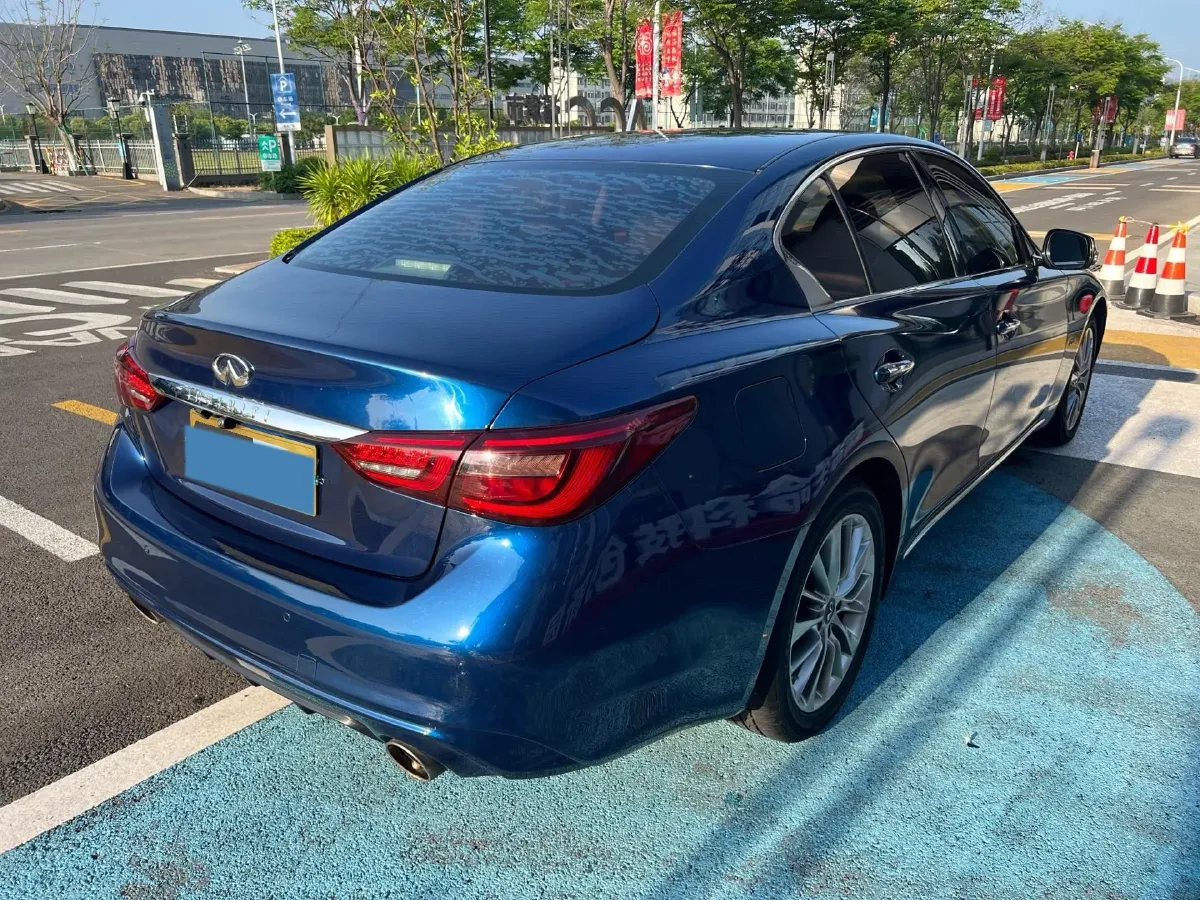 2018 Jeep Grand Commander 2.0T 265HP L4 9AT,autocango,china used car exporter,china ev exporter,chinese used car exporter,chinese used ev exporter