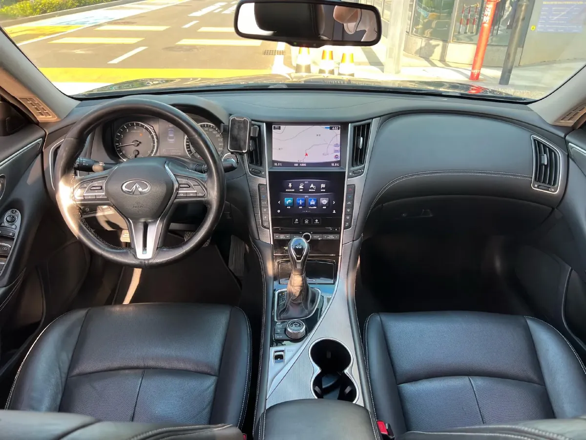 2018 Jeep Grand Commander 2.0T 265HP L4 9AT,autocango,china used car exporter,china ev exporter,chinese used car exporter,chinese used ev exporter