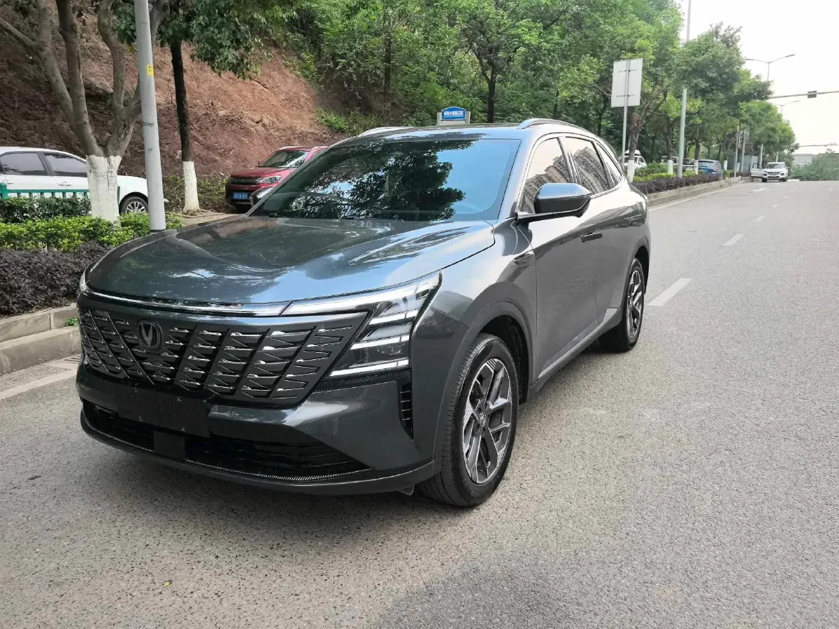 2025 ChangAn CS75 Plus 1.5T 192HP L4 8AT,autocango,china used car exporter,china ev exporter,chinese used car exporter,chinese used ev exporter
