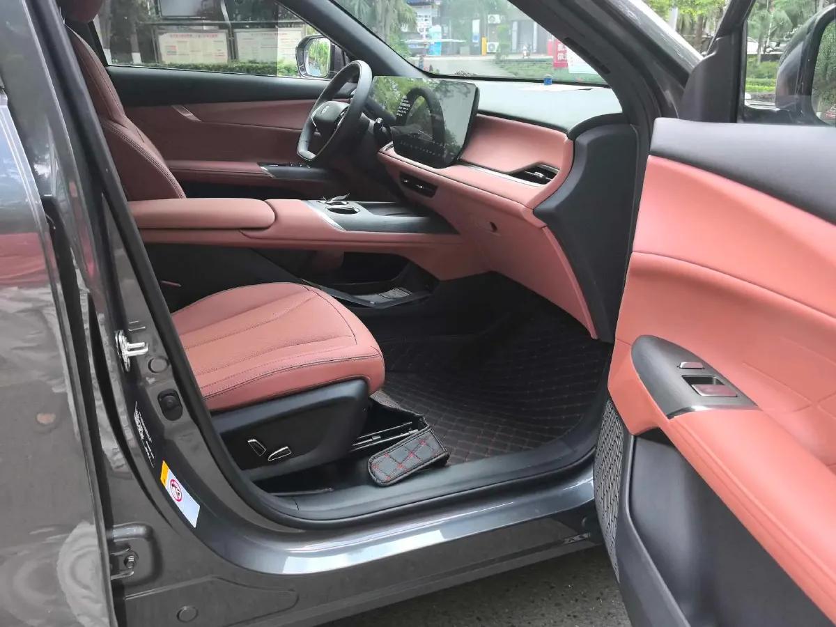 2025 ChangAn CS75 Plus 1.5T 192HP L4 8AT,autocango,china used car exporter,china ev exporter,chinese used car exporter,chinese used ev exporter