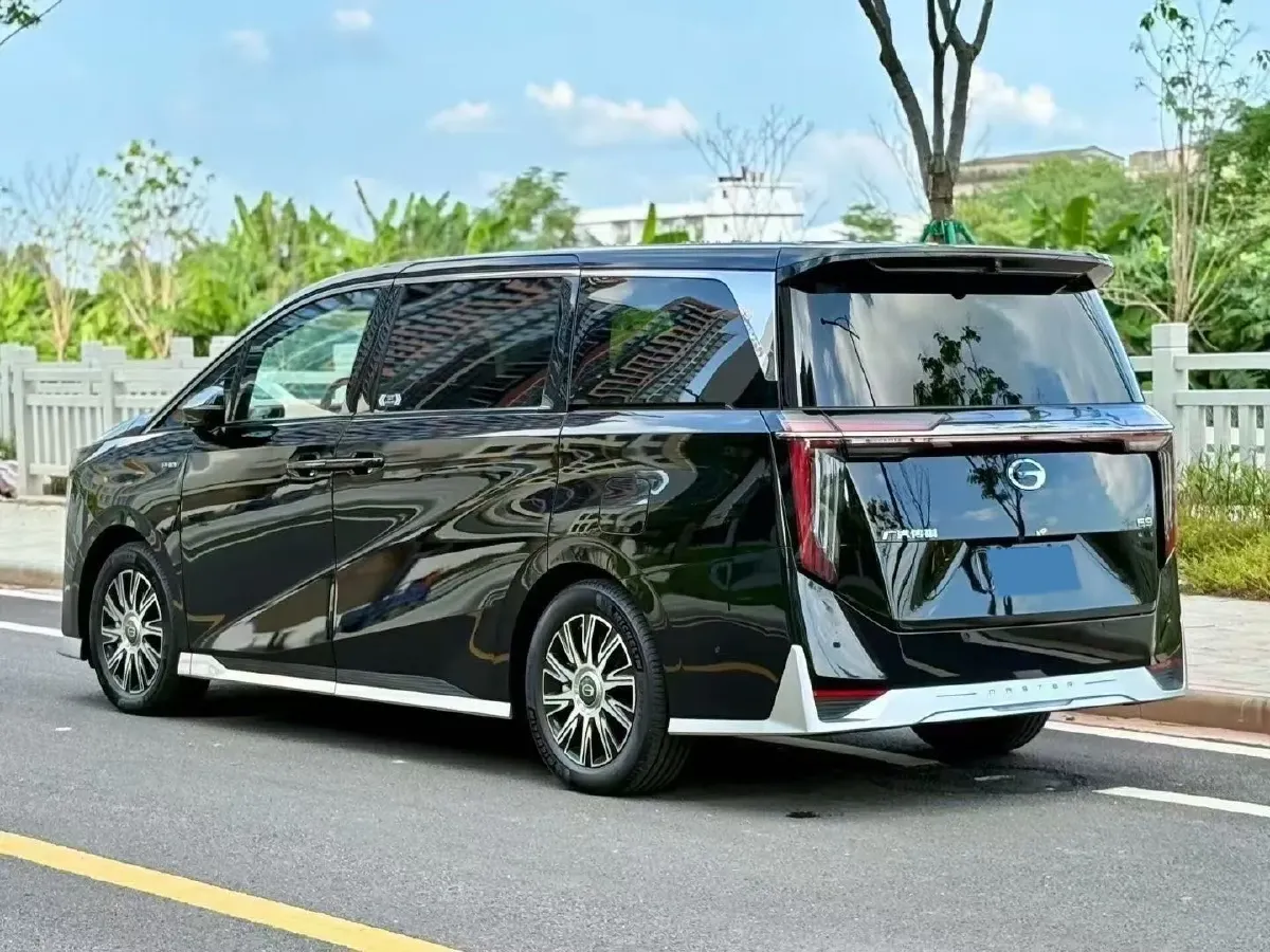 2023 GAC Trumpchi M8 2.0T 190HP L4 E-CVT Hybrid,autocango,china used car exporter,china ev exporter,chinese used car exporter,chinese used ev exporter