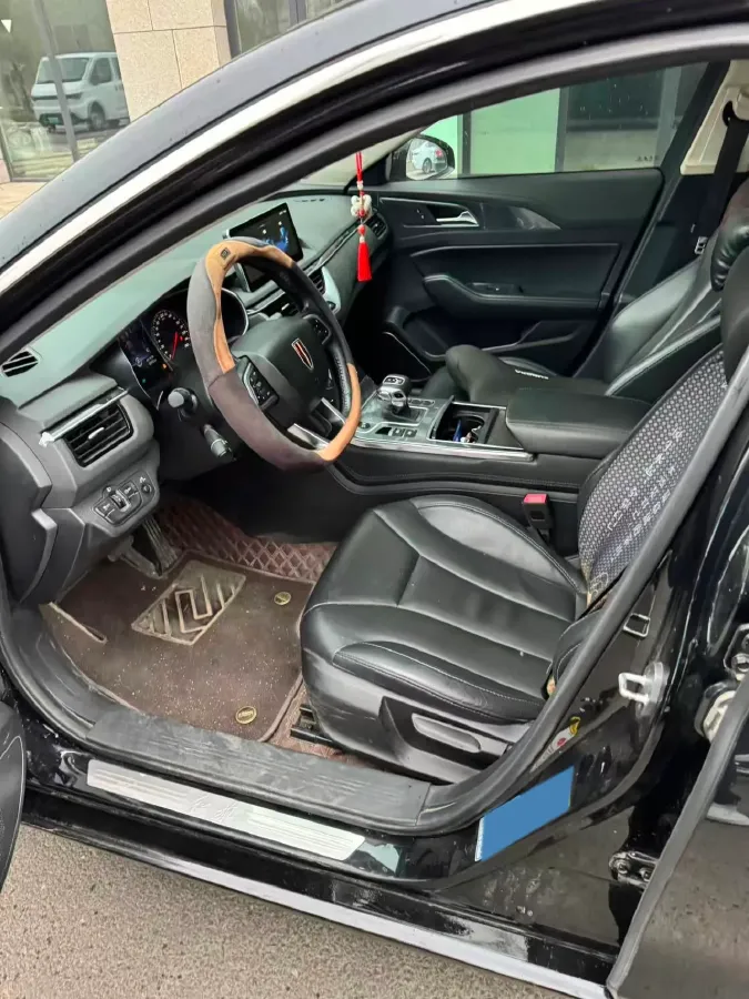 2022 HongQi H5 1.5T 169HP L4 7DCT,autocango,china used car exporter,china ev exporter,chinese used car exporter,chinese used ev exporter