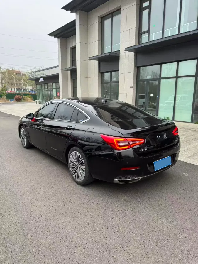 2022 HongQi H5 1.5T 169HP L4 7DCT,autocango,china used car exporter,china ev exporter,chinese used car exporter,chinese used ev exporter