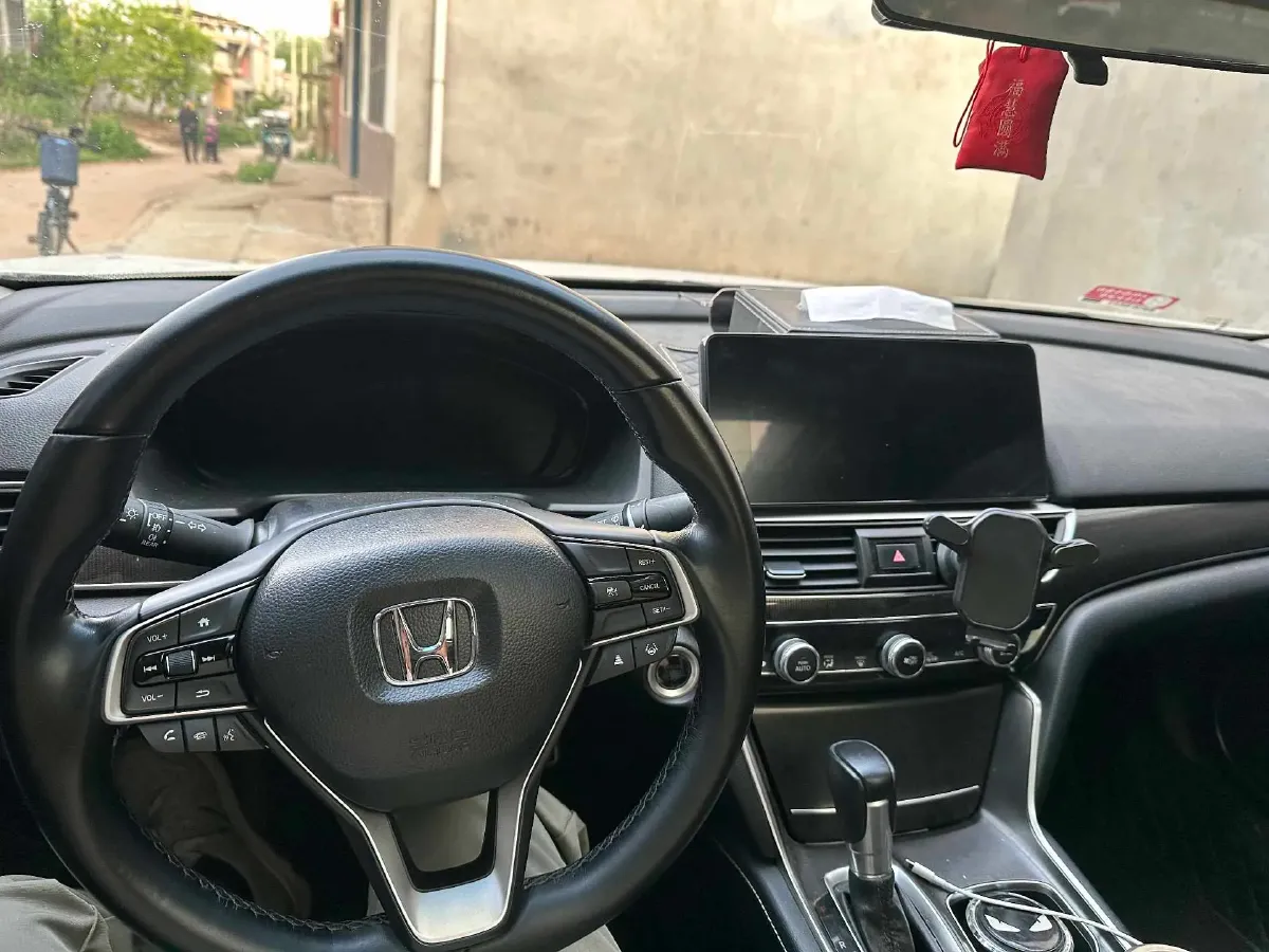 2022 Honda Accord 1.5T 194HP L4 CVT,autocango,china used car exporter,china ev exporter,chinese used car exporter,chinese used ev exporter