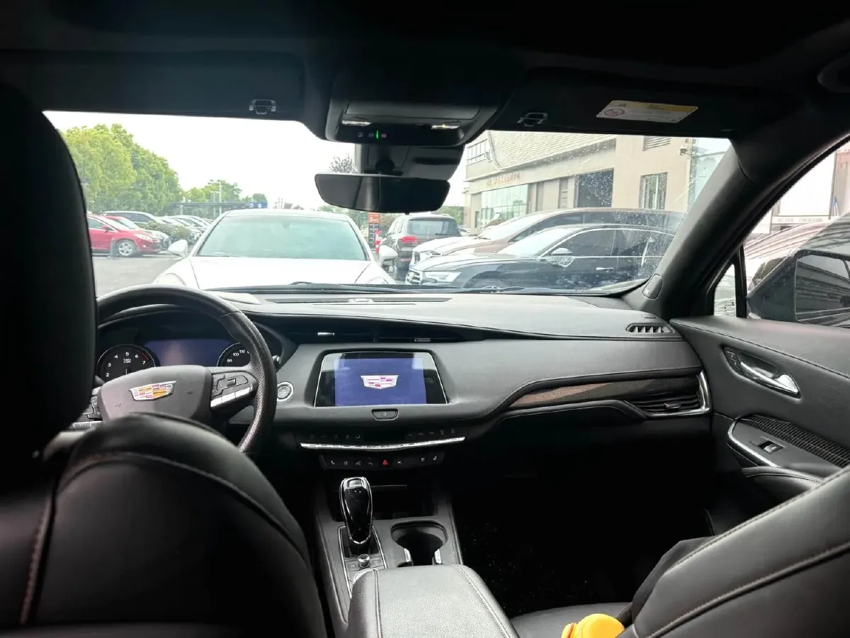 2023 Cadillac XT4 2.0T 237HP L4 9AT,autocango,china used car exporter,china ev exporter,chinese used car exporter,chinese used ev exporter