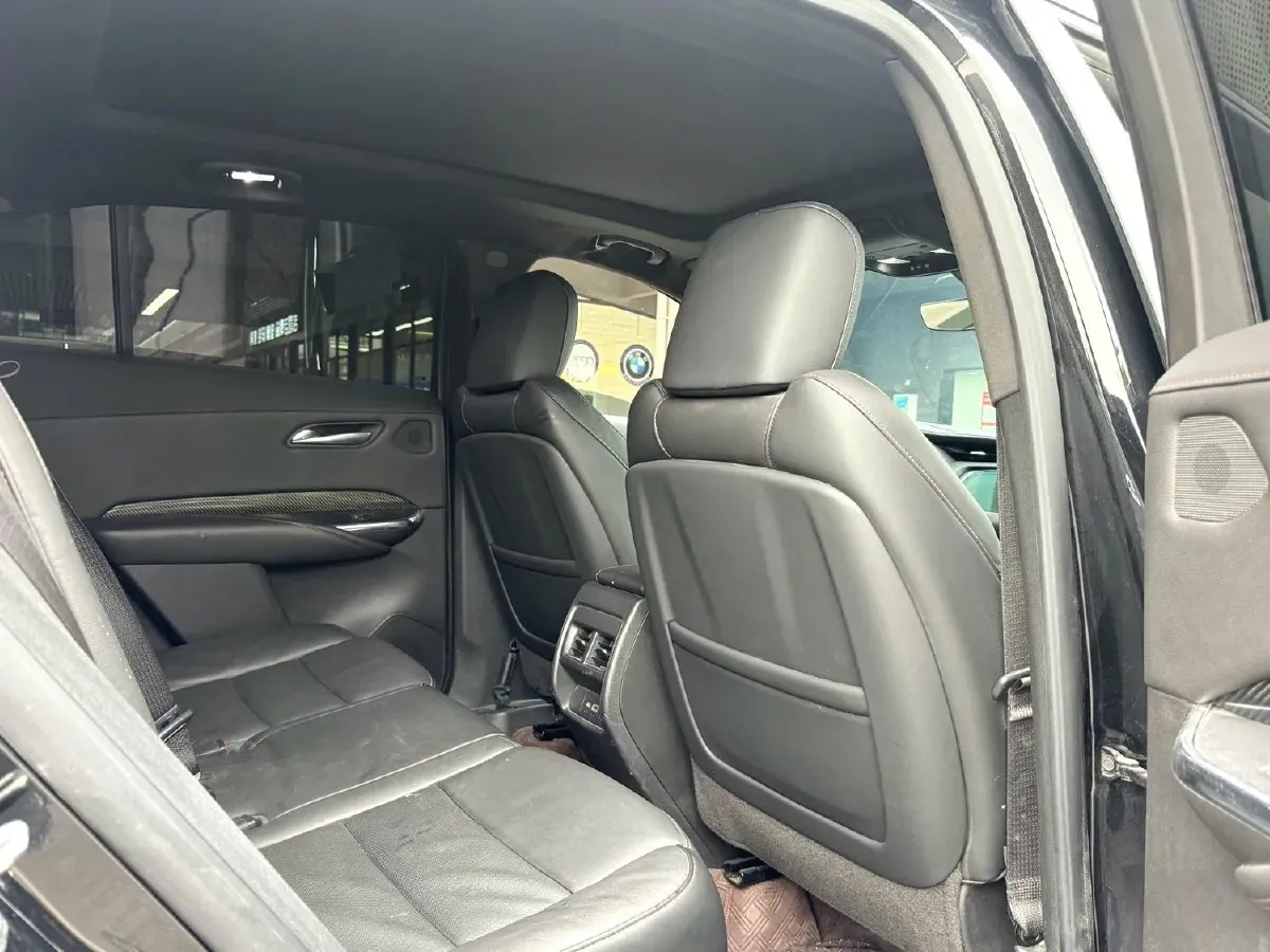 2023 Cadillac XT4 2.0T 237HP L4 9AT,autocango,china used car exporter,china ev exporter,chinese used car exporter,chinese used ev exporter