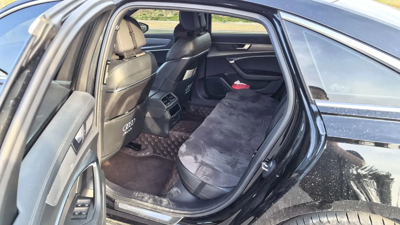 2021 Audi A6L 2.0T 224HP L4 7DCT,autocango,china used car exporter,china ev exporter,chinese used car exporter,chinese used ev exporter