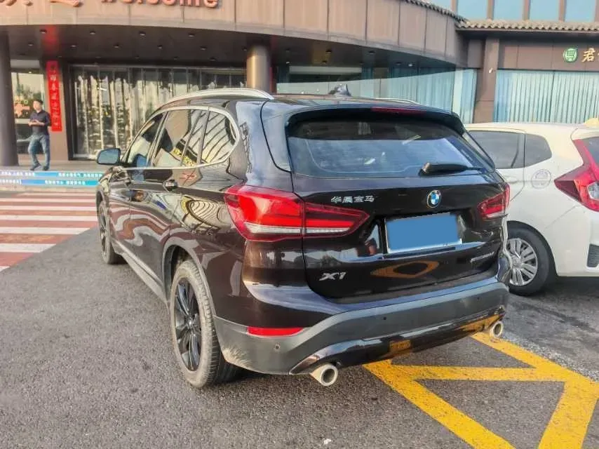 2021 BMW X1 1.5T 140HP L3 7DCT,autocango,china used car exporter,china ev exporter,chinese used car exporter,chinese used ev exporter