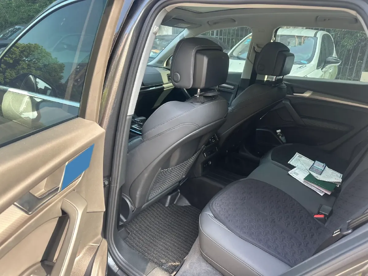 2022 Audi Q5L 2.0T 252HP L4 7DCT,autocango,china used car exporter,china ev exporter,chinese used car exporter,chinese used ev exporter