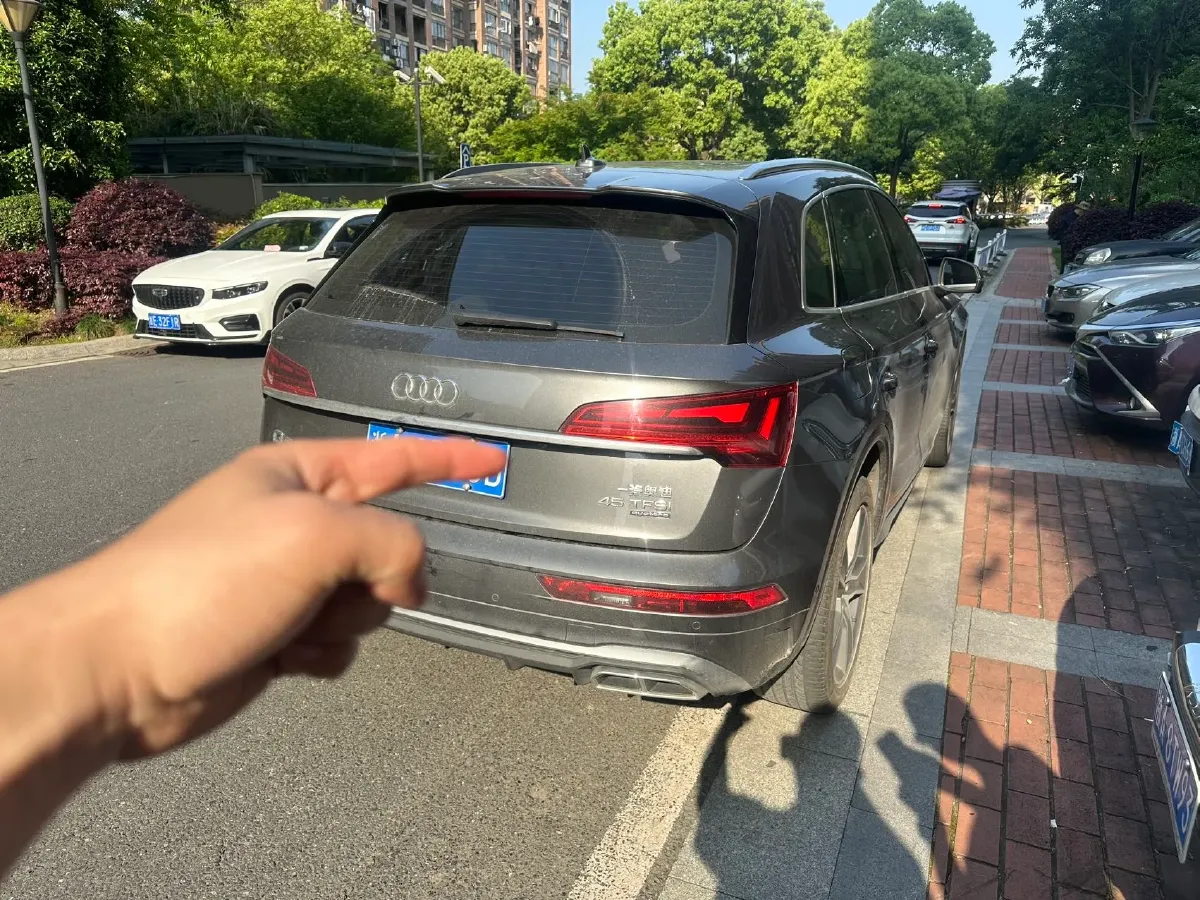 2022 Audi Q5L 2.0T 252HP L4 7DCT,autocango,china used car exporter,china ev exporter,chinese used car exporter,chinese used ev exporter
