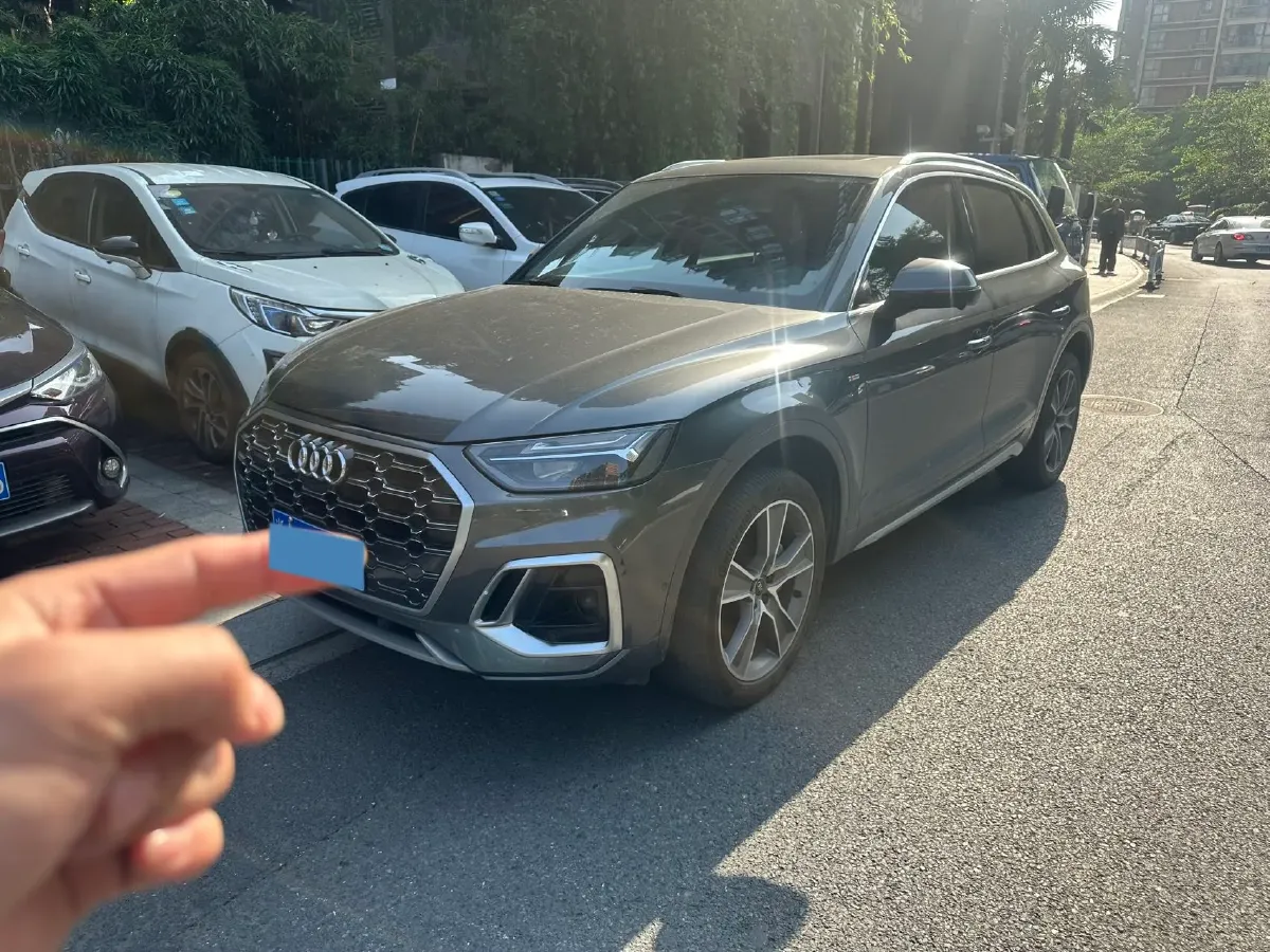 2022 Audi Q5L 2.0T 252HP L4 7DCT,autocango,china used car exporter,china ev exporter,chinese used car exporter,chinese used ev exporter
