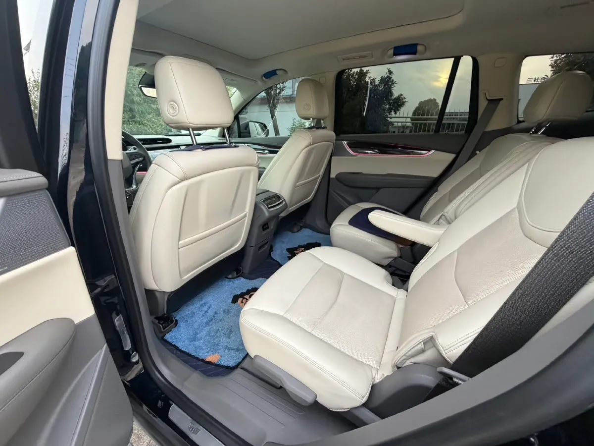 2022 Cadillac XT6 2.0T 237HP L4 9AT,autocango,china used car exporter,china ev exporter,chinese used car exporter,chinese used ev exporter