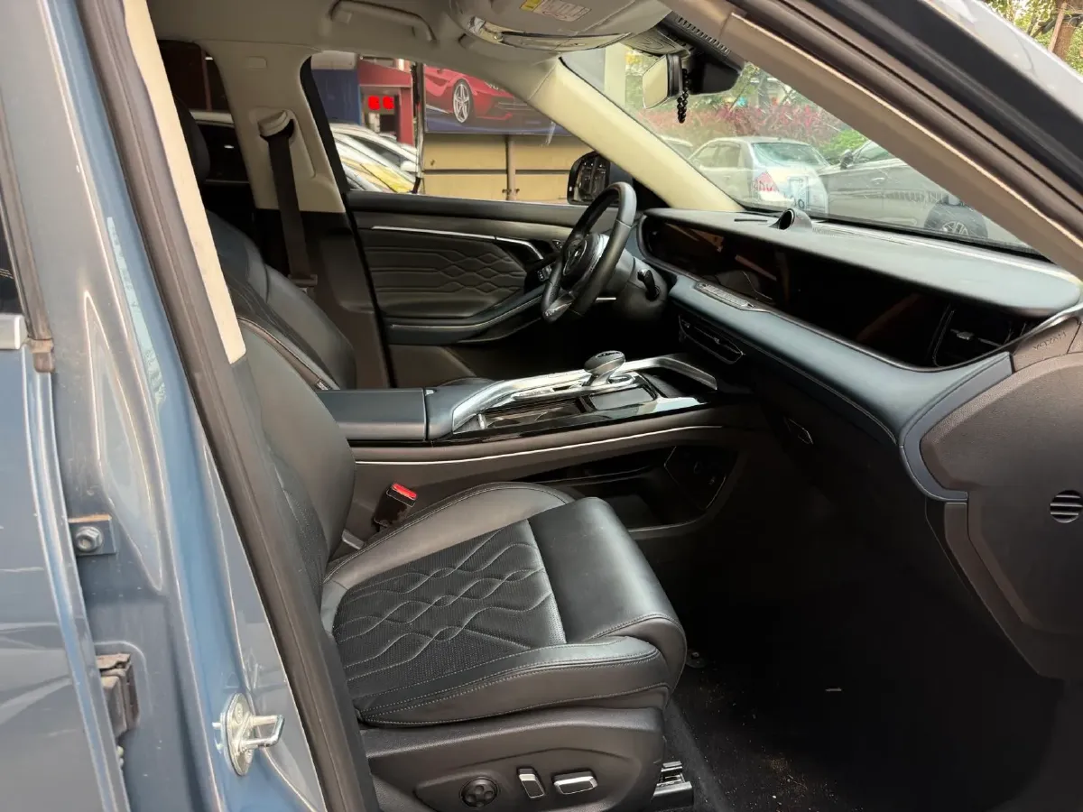 2021 Voyah FREE Range Extended 109HP REEV 33KWH,autocango,china used car exporter,china ev exporter,chinese used car exporter,chinese used ev exporter