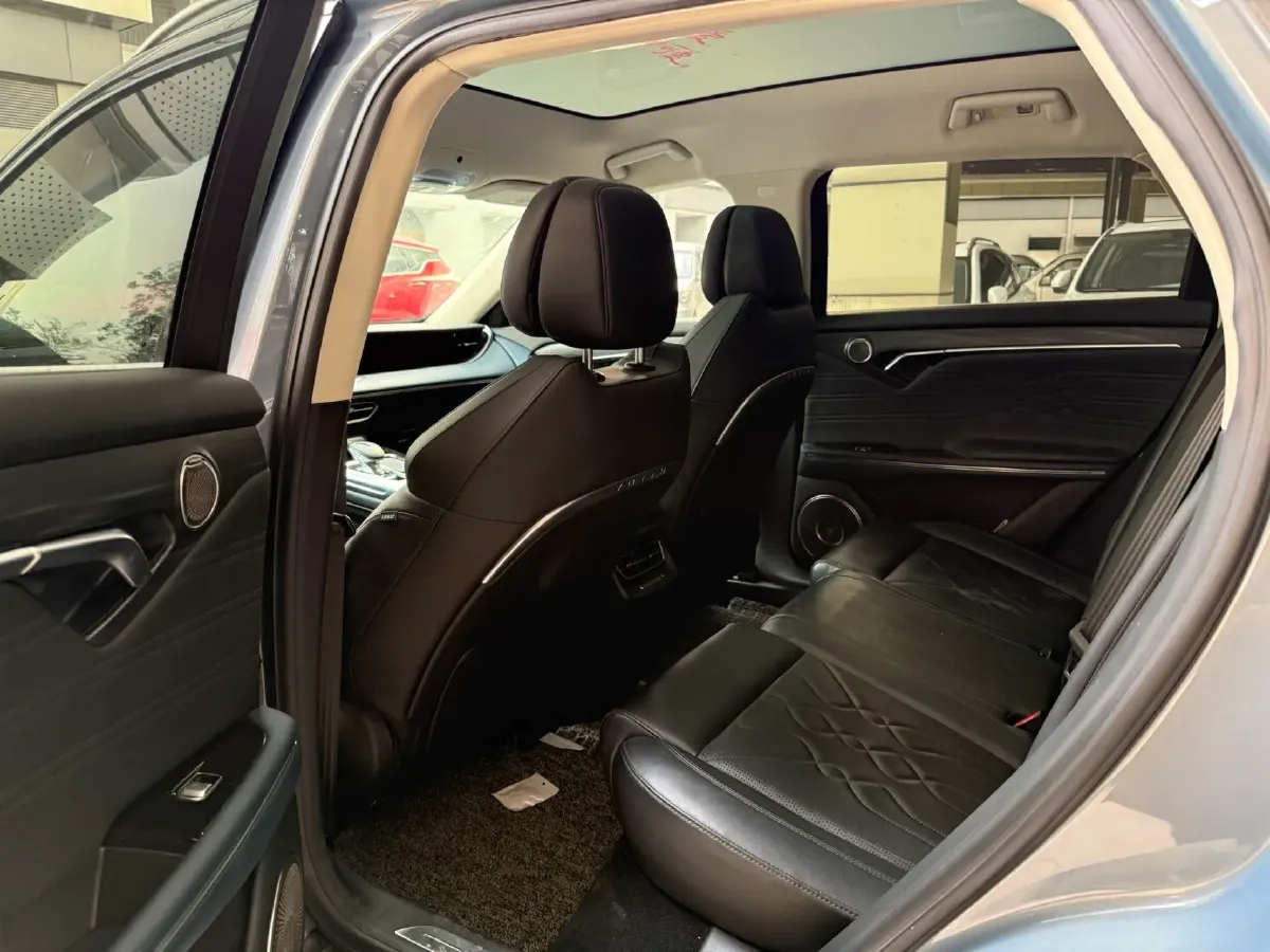 2021 Voyah FREE Range Extended 109HP REEV 33KWH,autocango,china used car exporter,china ev exporter,chinese used car exporter,chinese used ev exporter