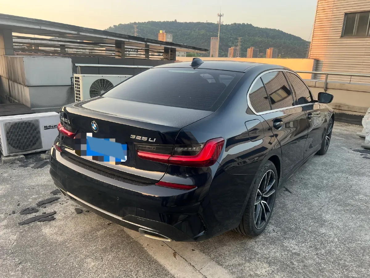 2022 BMW 3 Series 2.0T 184HP L4 8AT,autocango,china used car exporter,china ev exporter,chinese used car exporter,chinese used ev exporter