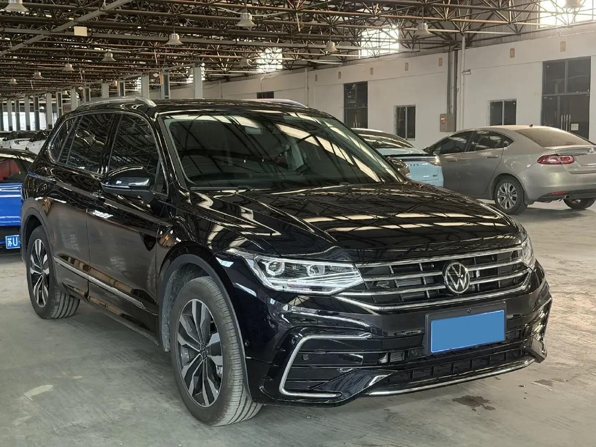 2025 Volkswagen Tiguan L 2.0T 186HP L4 7DCT,autocango,china used car exporter,china ev exporter,chinese used car exporter,chinese used ev exporter
