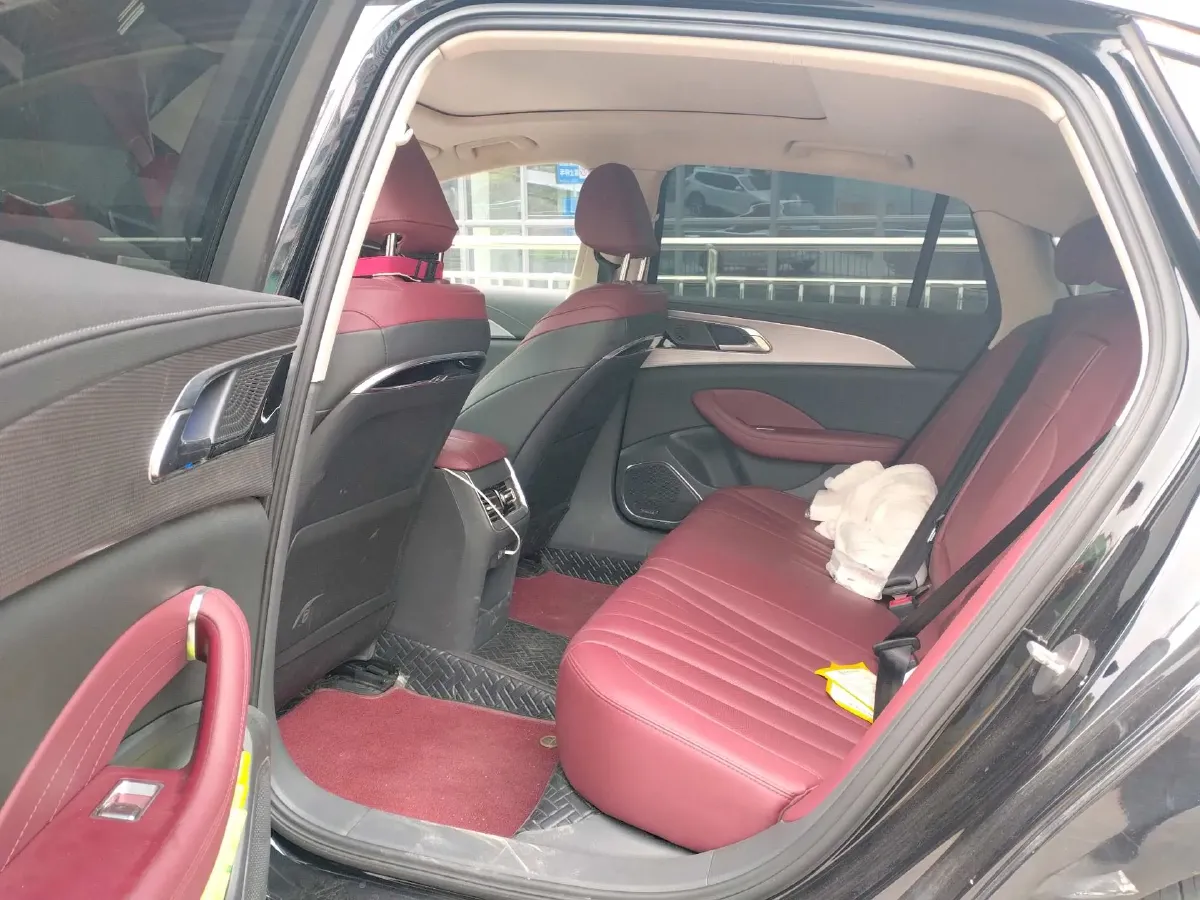 2023 HongQi H5 2.0T 224HP L4 8AT,autocango,china used car exporter,china ev exporter,chinese used car exporter,chinese used ev exporter