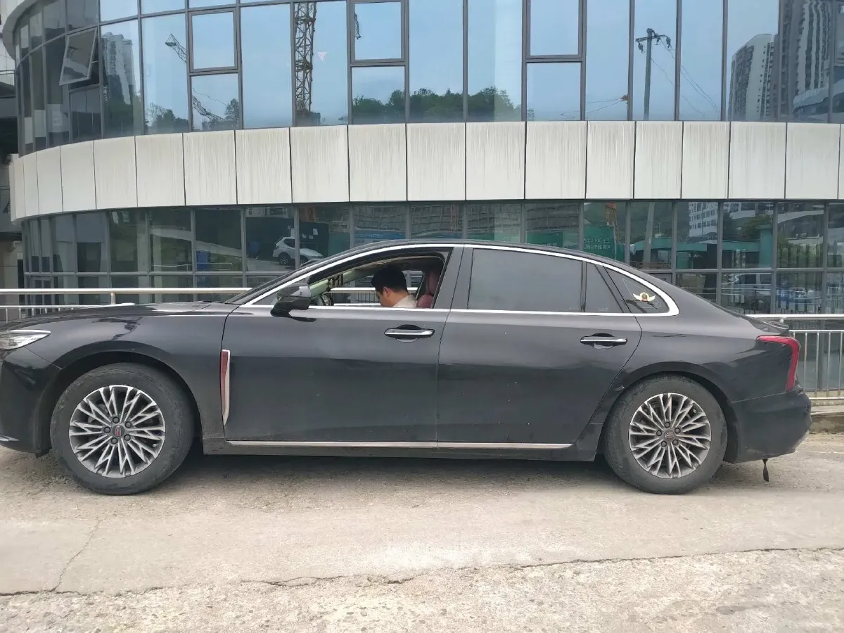 2023 HongQi H5 2.0T 224HP L4 8AT,autocango,china used car exporter,china ev exporter,chinese used car exporter,chinese used ev exporter