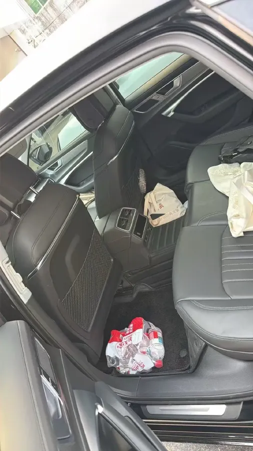 2024 Audi A6L 2.0T 245HP L4 7DCT,autocango,china used car exporter,china ev exporter,chinese used car exporter,chinese used ev exporter