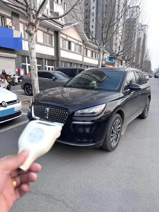 2022 Lincoln Corsair 2.0T 245HP L4 8AT,autocango,china used car exporter,china ev exporter,chinese used car exporter,chinese used ev exporter