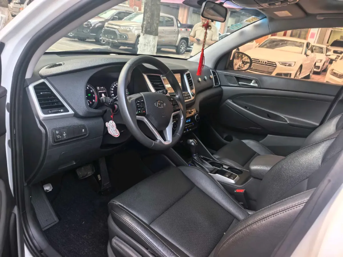 2018 Hyundai Tucson 1.6T 177HP L4 7DCT,autocango,china used car exporter,china ev exporter,chinese used car exporter,chinese used ev exporter