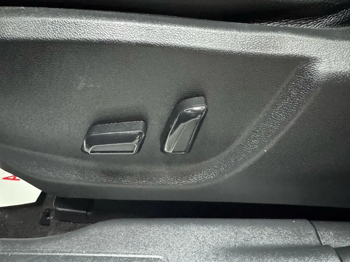 2021 Mitsubishi Outlander 2.0L 166HP L4 CVT,autocango,china used car exporter,china ev exporter,chinese used car exporter,chinese used ev exporter