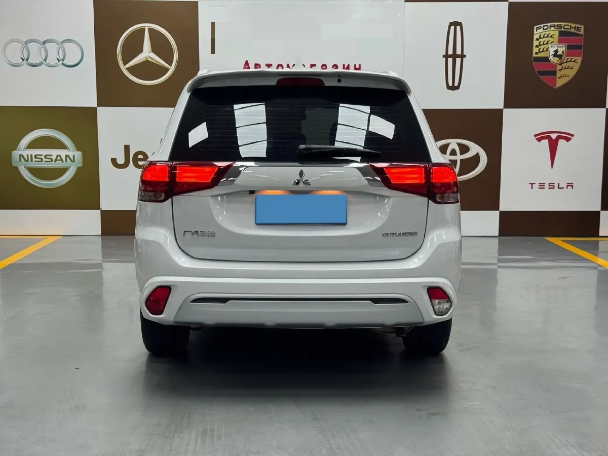2021 Mitsubishi Outlander 2.0L 166HP L4 CVT,autocango,china used car exporter,china ev exporter,chinese used car exporter,chinese used ev exporter