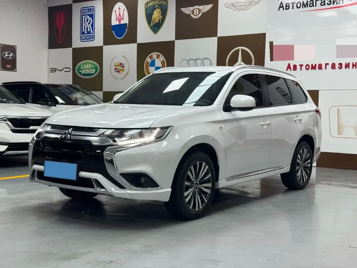 2021 Mitsubishi Outlander 2.0L 166HP L4 CVT,autocango,china used car exporter,china ev exporter,chinese used car exporter,chinese used ev exporter