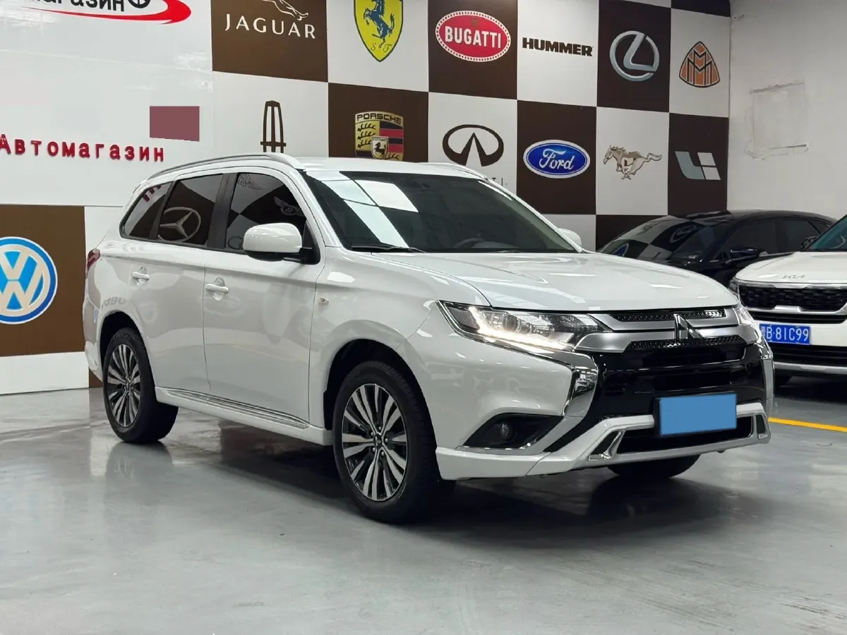 2021 Mitsubishi Outlander 2.0L 166HP L4 CVT,autocango,china used car exporter,china ev exporter,chinese used car exporter,chinese used ev exporter