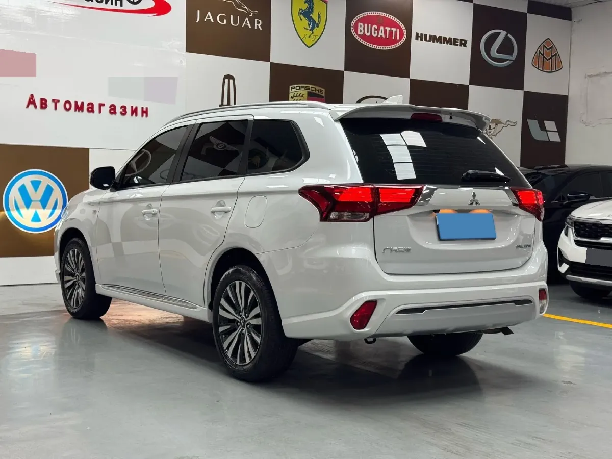 2021 Mitsubishi Outlander 2.0L 166HP L4 CVT,autocango,china used car exporter,china ev exporter,chinese used car exporter,chinese used ev exporter