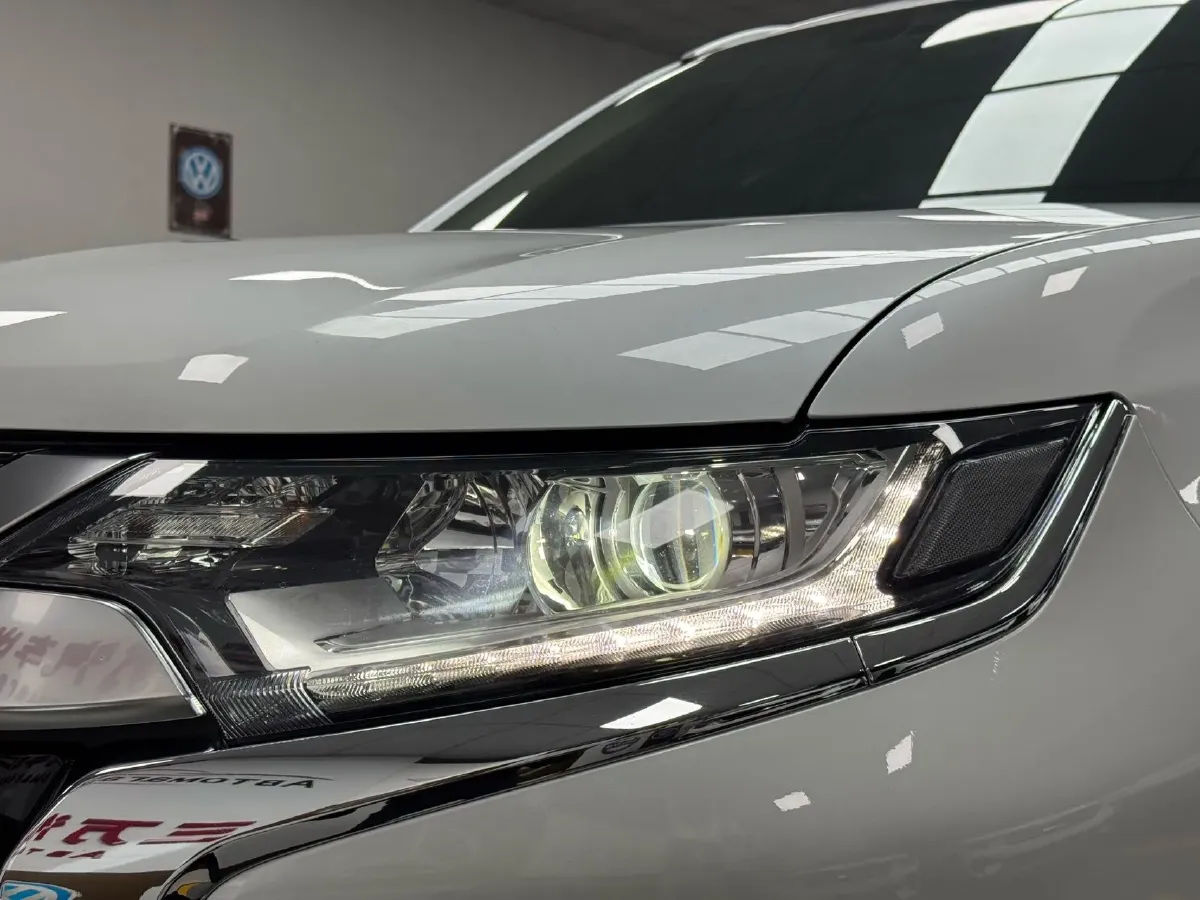 2021 Mitsubishi Outlander 2.0L 166HP L4 CVT,autocango,china used car exporter,china ev exporter,chinese used car exporter,chinese used ev exporter