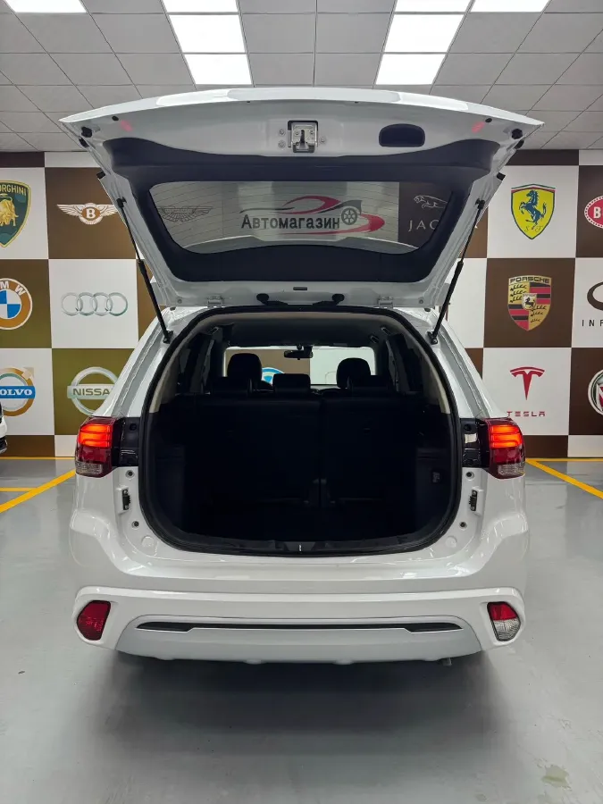 2021 Mitsubishi Outlander 2.0L 166HP L4 CVT,autocango,china used car exporter,china ev exporter,chinese used car exporter,chinese used ev exporter