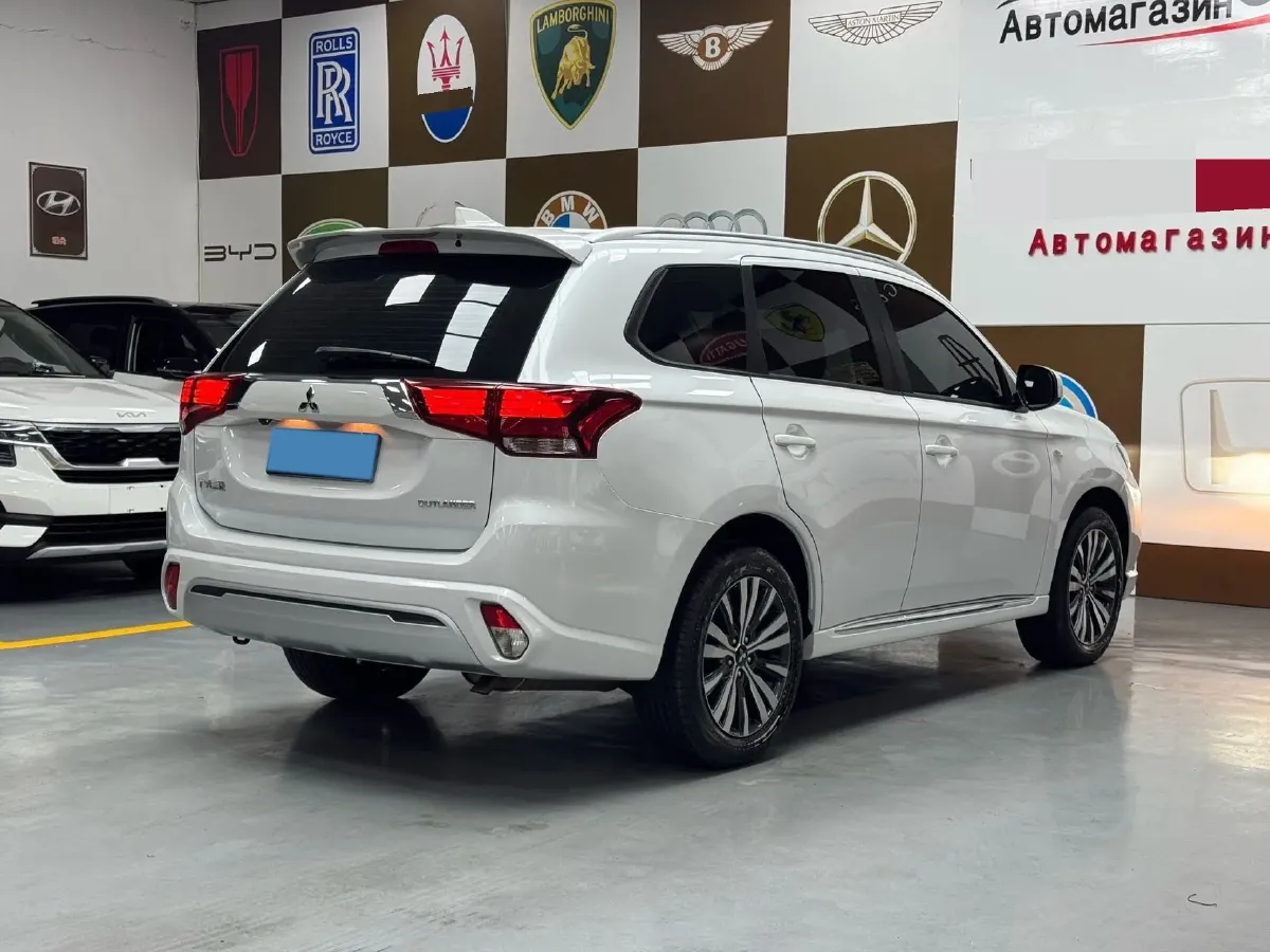 2021 Mitsubishi Outlander 2.0L 166HP L4 CVT,autocango,china used car exporter,china ev exporter,chinese used car exporter,chinese used ev exporter