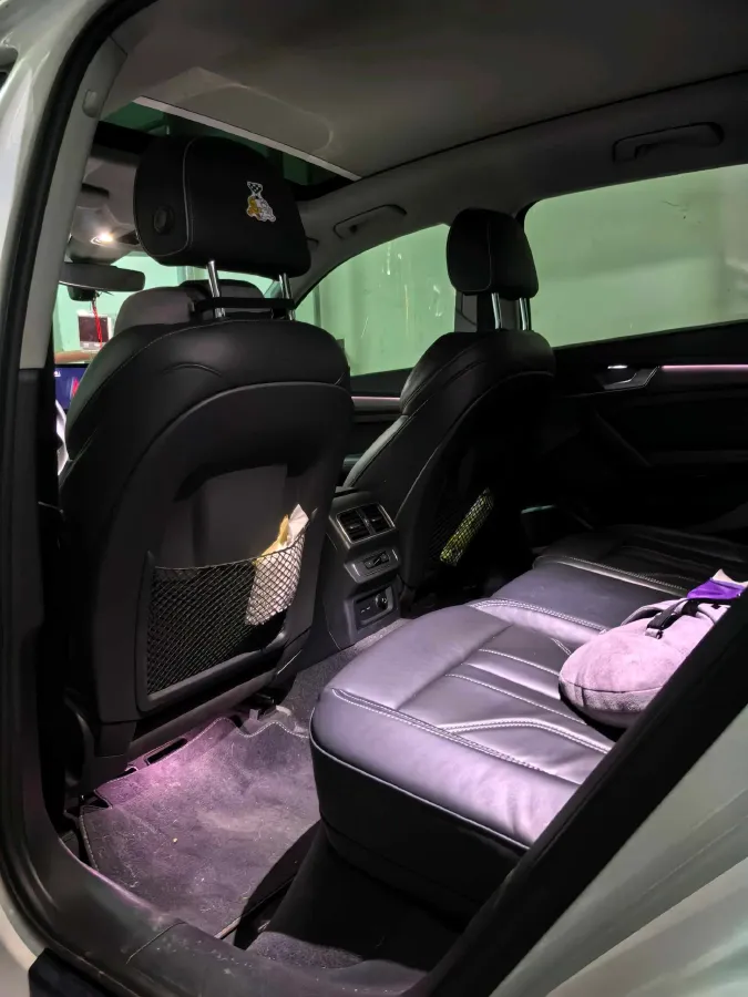 2021 Audi Q5L 2.0T 252HP L4 7DCT,autocango,china used car exporter,china ev exporter,chinese used car exporter,chinese used ev exporter