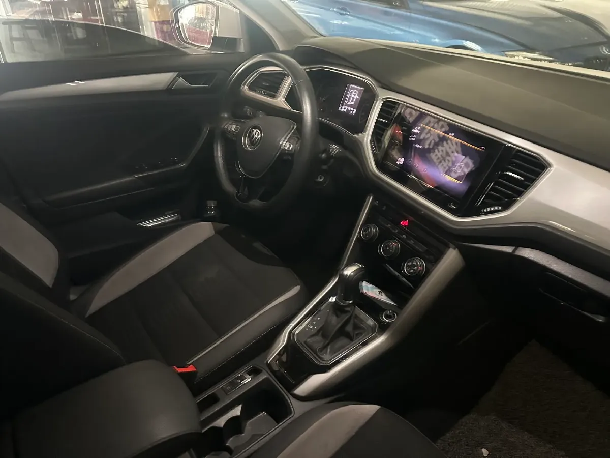 2021 Volkswagen T-Roc 1.4T 150HP L4 7DCT,autocango,china used car exporter,china ev exporter,chinese used car exporter,chinese used ev exporter