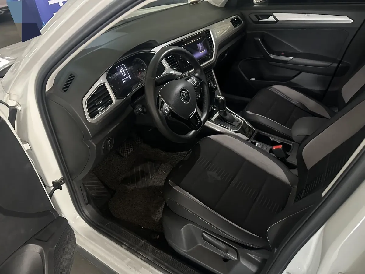 2021 Volkswagen T-Roc 1.4T 150HP L4 7DCT,autocango,china used car exporter,china ev exporter,chinese used car exporter,chinese used ev exporter