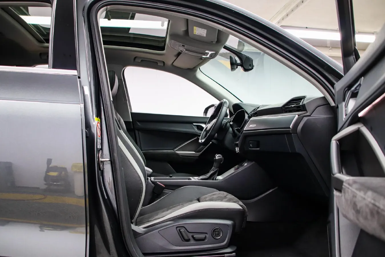 2022 Audi Q3 1.4T 150HP L4 7DCT,autocango,china used car exporter,china ev exporter,chinese used car exporter,chinese used ev exporter