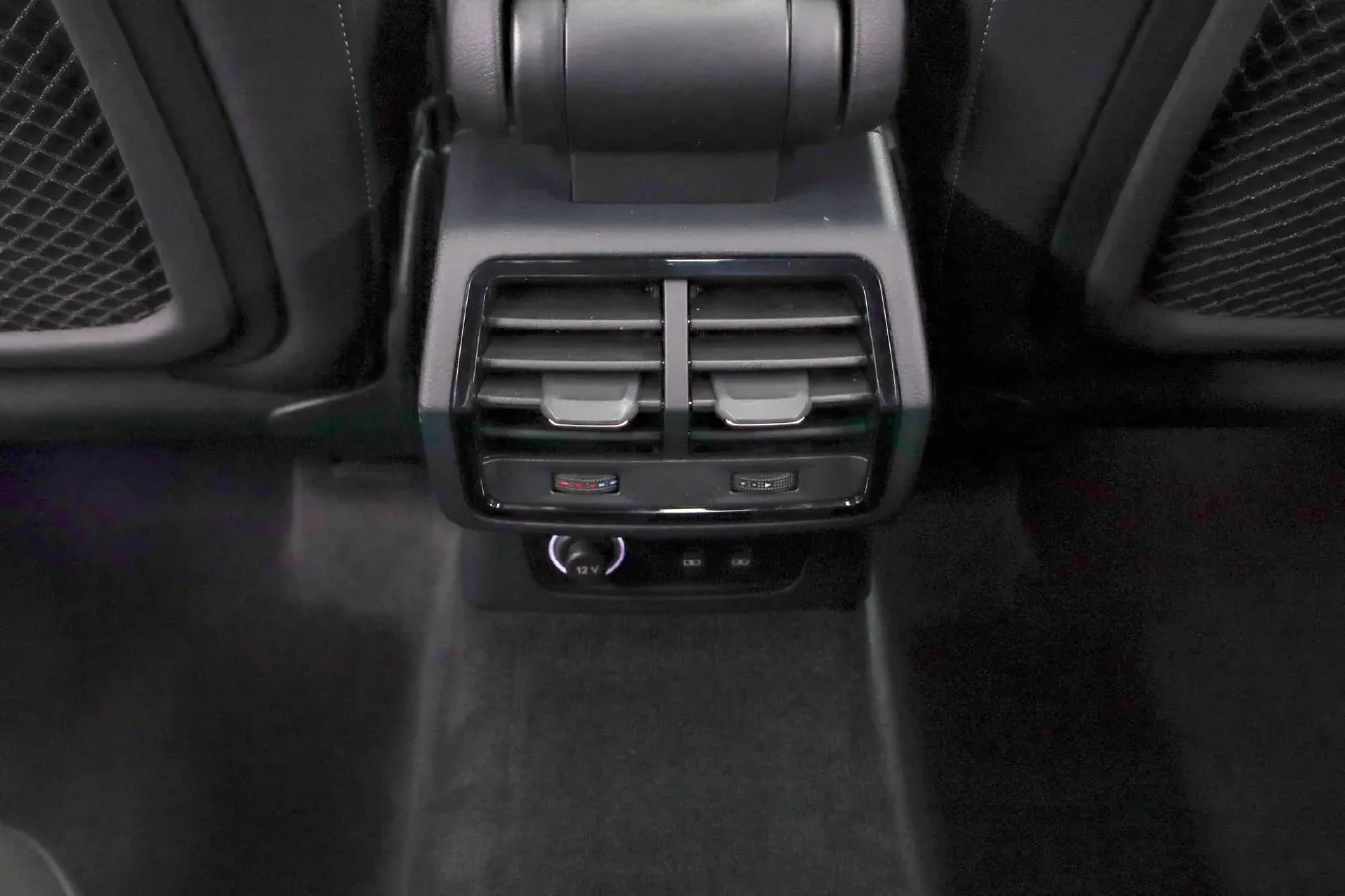 2022 Audi Q3 1.4T 150HP L4 7DCT,autocango,china used car exporter,china ev exporter,chinese used car exporter,chinese used ev exporter