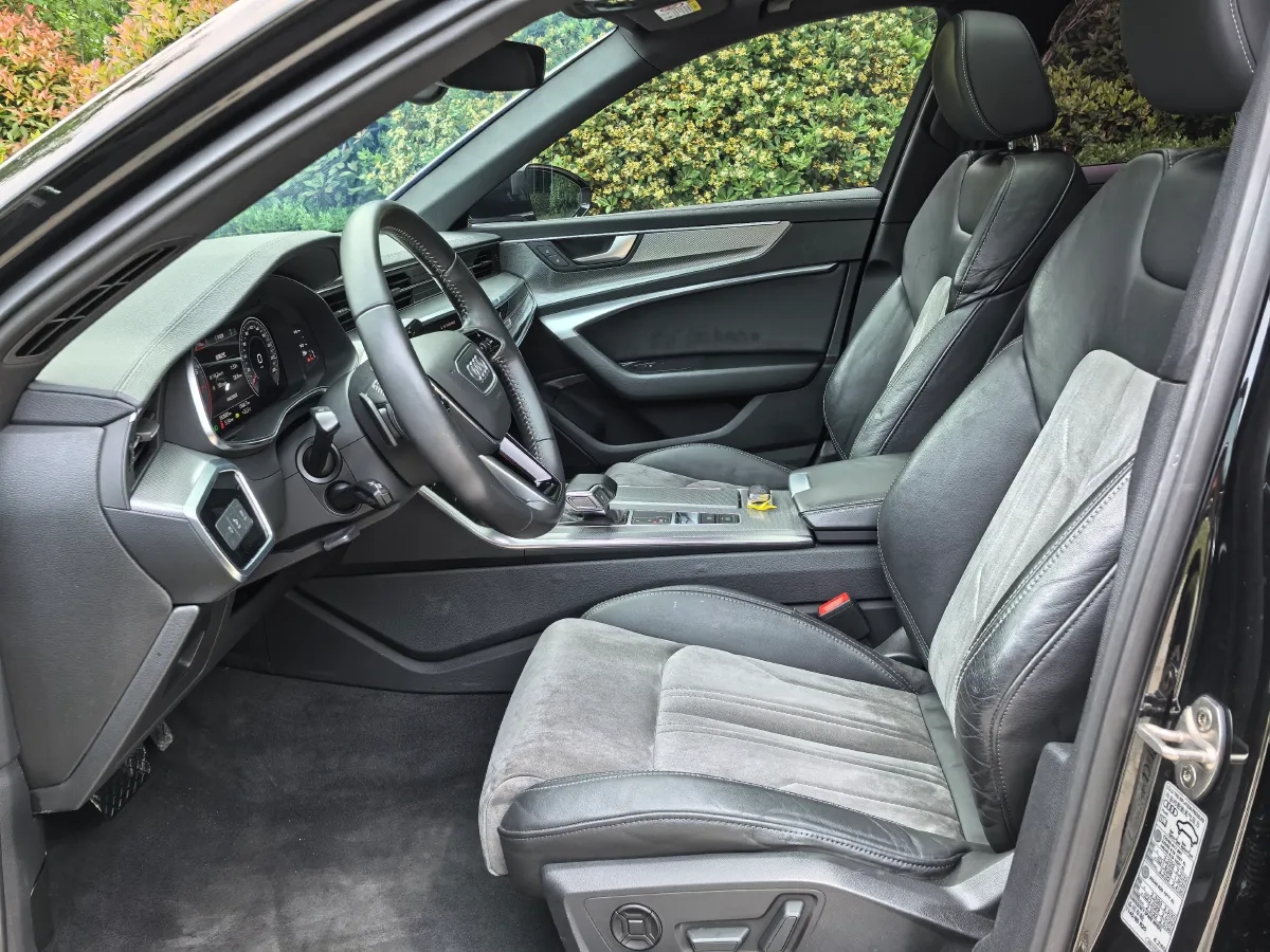 2020 Audi A6L 2.0T 190HP L4 7DCT,autocango,china used car exporter,china ev exporter,chinese used car exporter,chinese used ev exporter