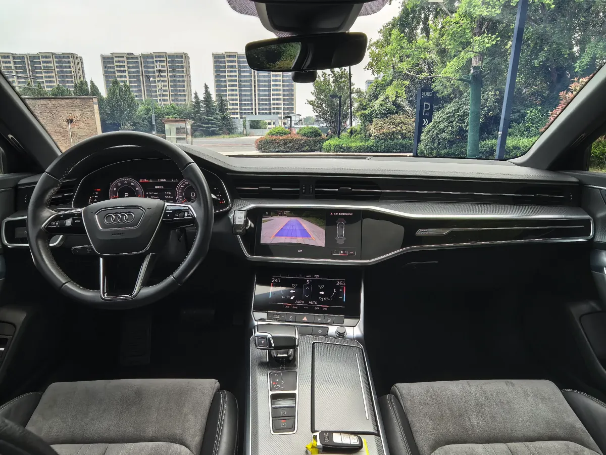2020 Audi A6L 2.0T 190HP L4 7DCT,autocango,china used car exporter,china ev exporter,chinese used car exporter,chinese used ev exporter